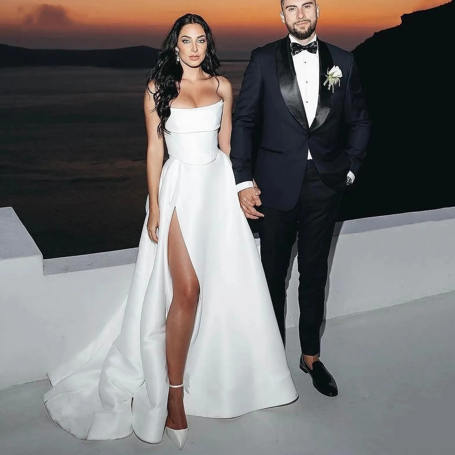 

Женские свадебные платья, Кружевной Топ с длинным рукавом и глубоким V-образным вырезом, в пол, новинка 2021, элегантные свадебные платья, размер на заказ 01