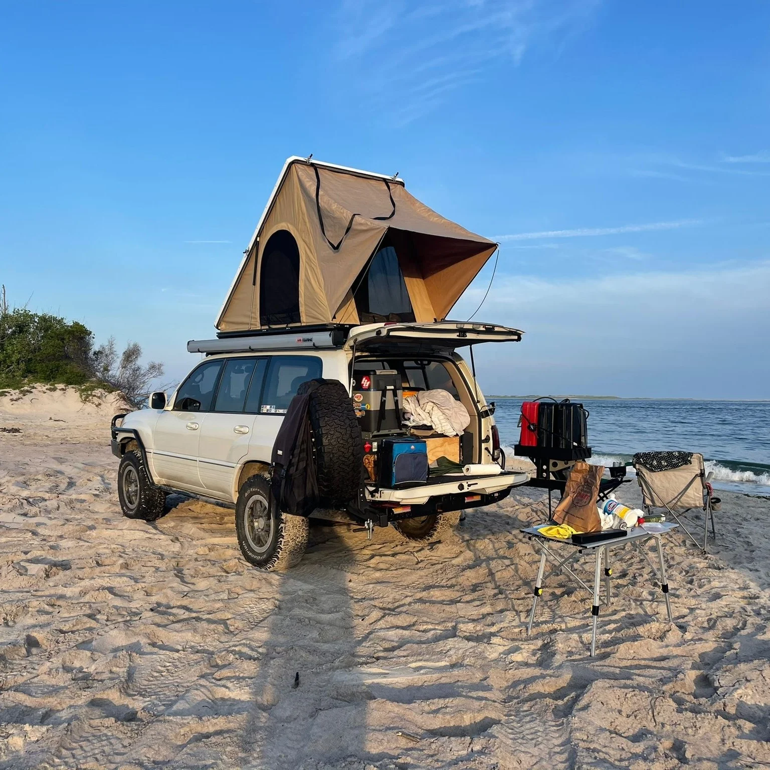 

2022 Off Road Folding SUV Outdoor Camping Folding Car Insulation Roof Hard Shell Rooftop Tent