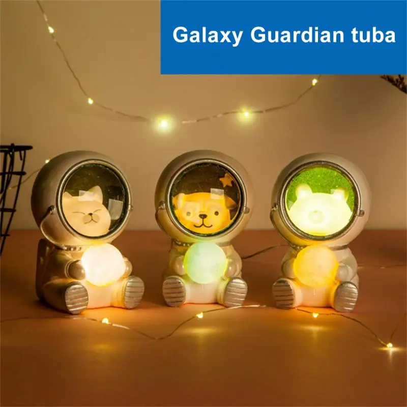 

Star Guardian Night Light Galaxy Guardian Pet Desk Lamp Desktop Astronaut Decorations Resin Galaxy Star Ambient Lamp Home Tool