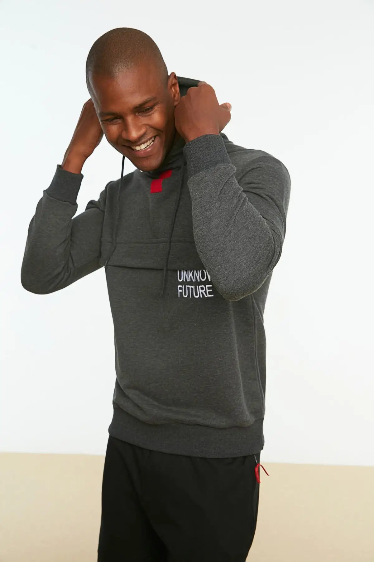 

Men Embroideried Hooded Şardonlu Sweatshirt TMNAW20SW0005