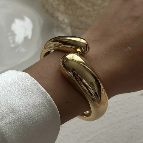 Винтажный металлический волнистый гладкий нерегулярный браслет для женщин, преувеличенный геометрический массивный браслет-манжета, ювелирные изделия в стиле хип-хоп, панк