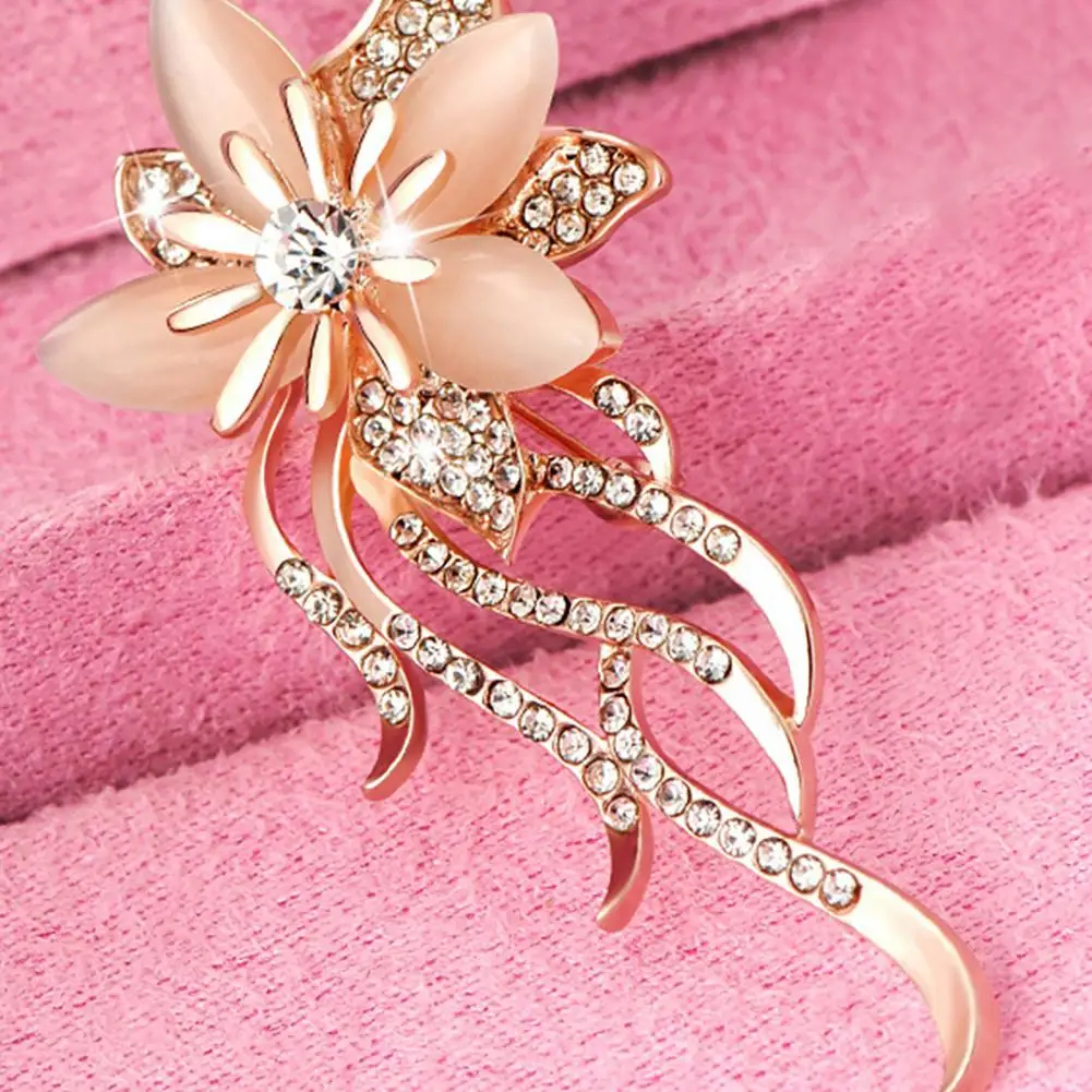 

Universal Brooch Pin Beautiful Flower Brooch Flower Rhinestone Rose Golden Brooch Delicate
