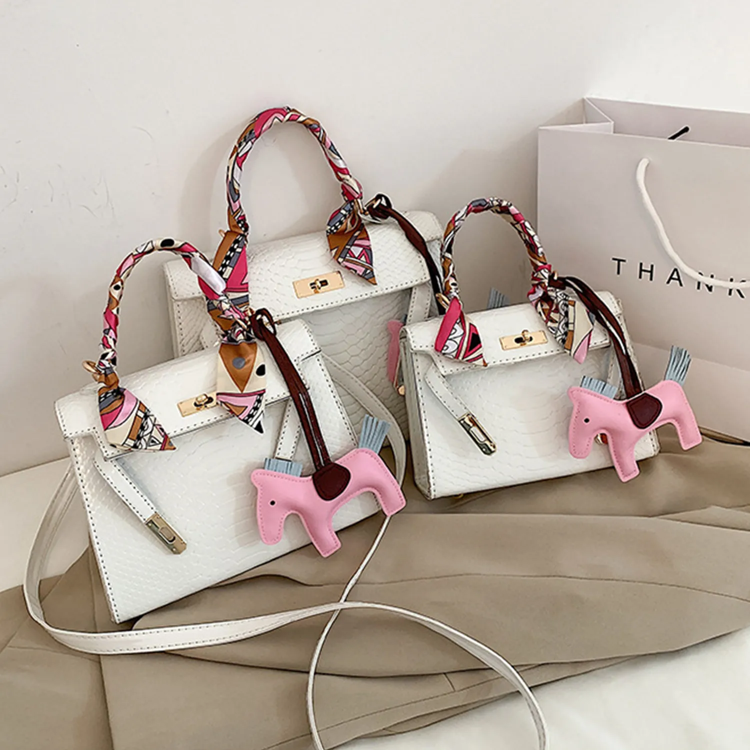 

2022 Handbags Summer Small Fresh Ribbon Small Square Bag Leisure Temperament Simple Women's Handbag Oblique Cross Bags