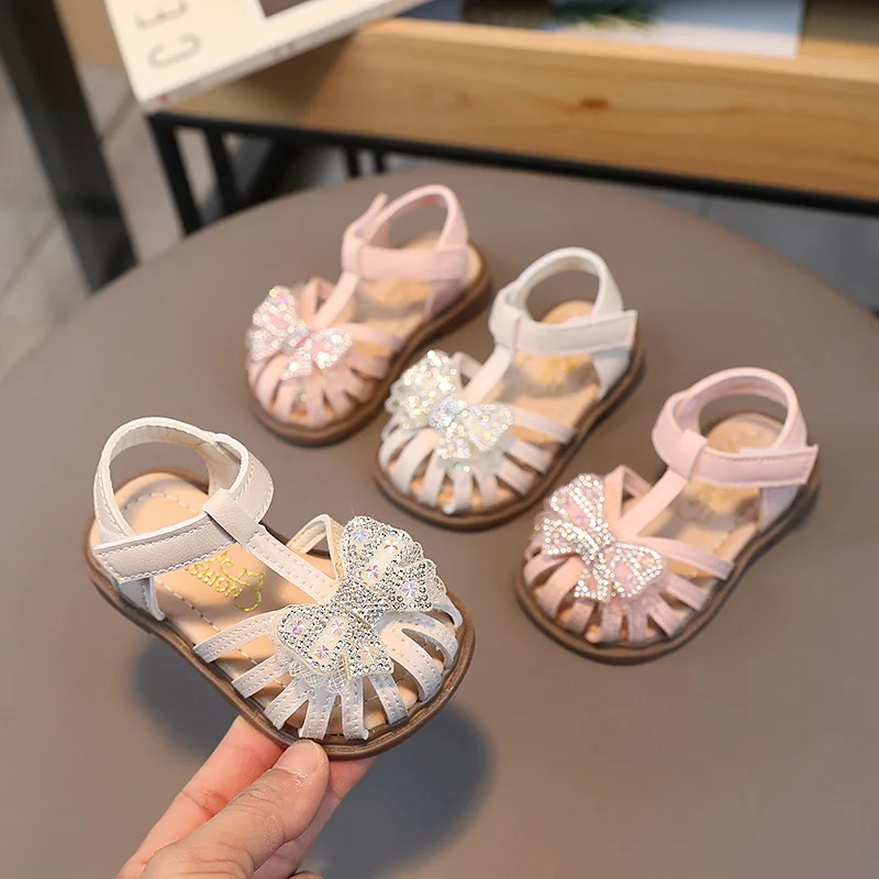 

2023 Bling Rhinestone Shoes for Baby Girls Cute Shining Princess Toddler Sandals Pretty Wedding Party Summer Shoes Kids G02033