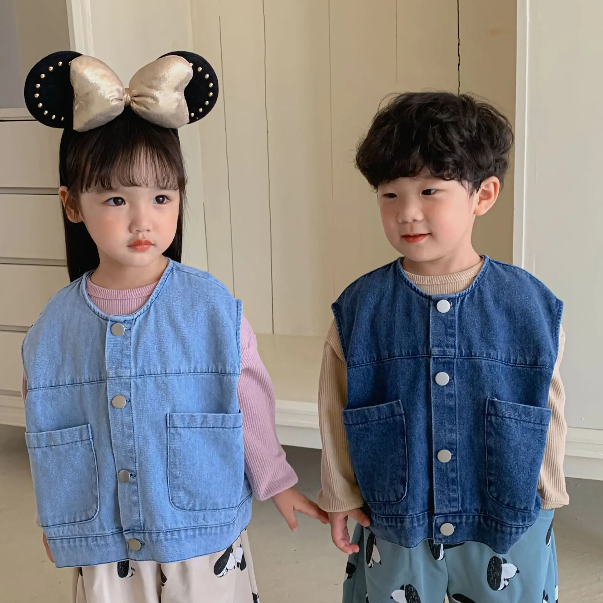 

2022 Autumn New Children Cardigan Big Pockets Denim Vest Girl Baby Sleeveless Pure Color Tops Boy Toddler Soft Cotton Waistcoats