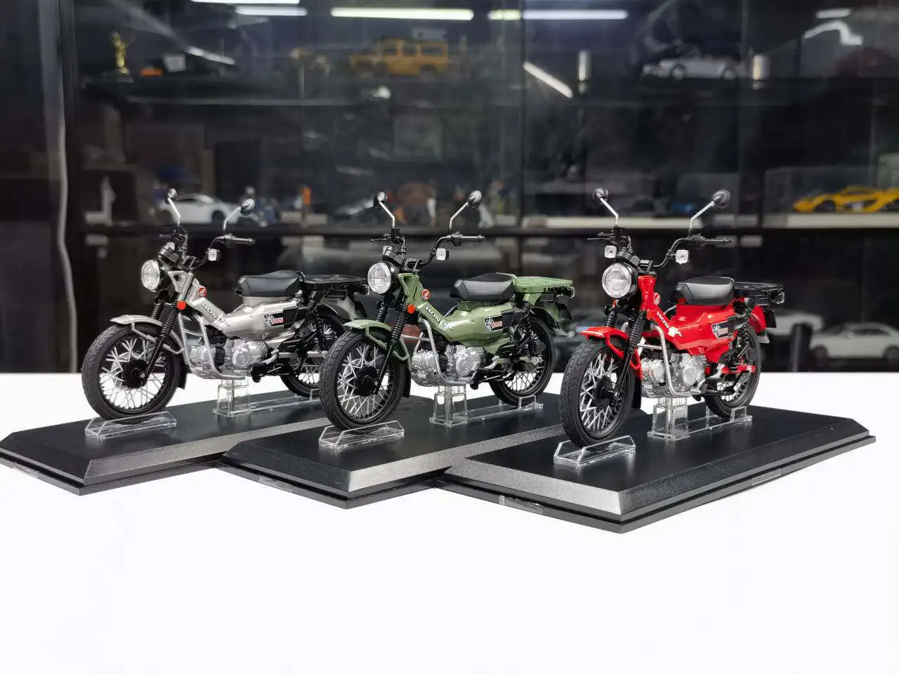 Фото Модель мотоцикла Honda CT125 из литого металла Aoshima, масштаб 1:12 №1