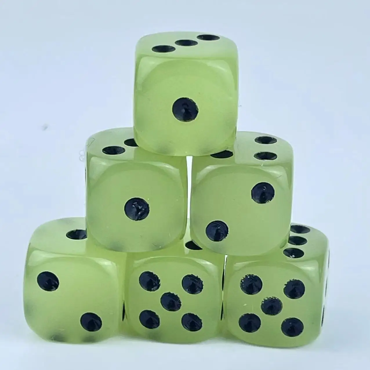 10 шт. 14 мм D6 шестисторонние светящиеся в темноте игральные кости для DND MTG Tenzi Farkle