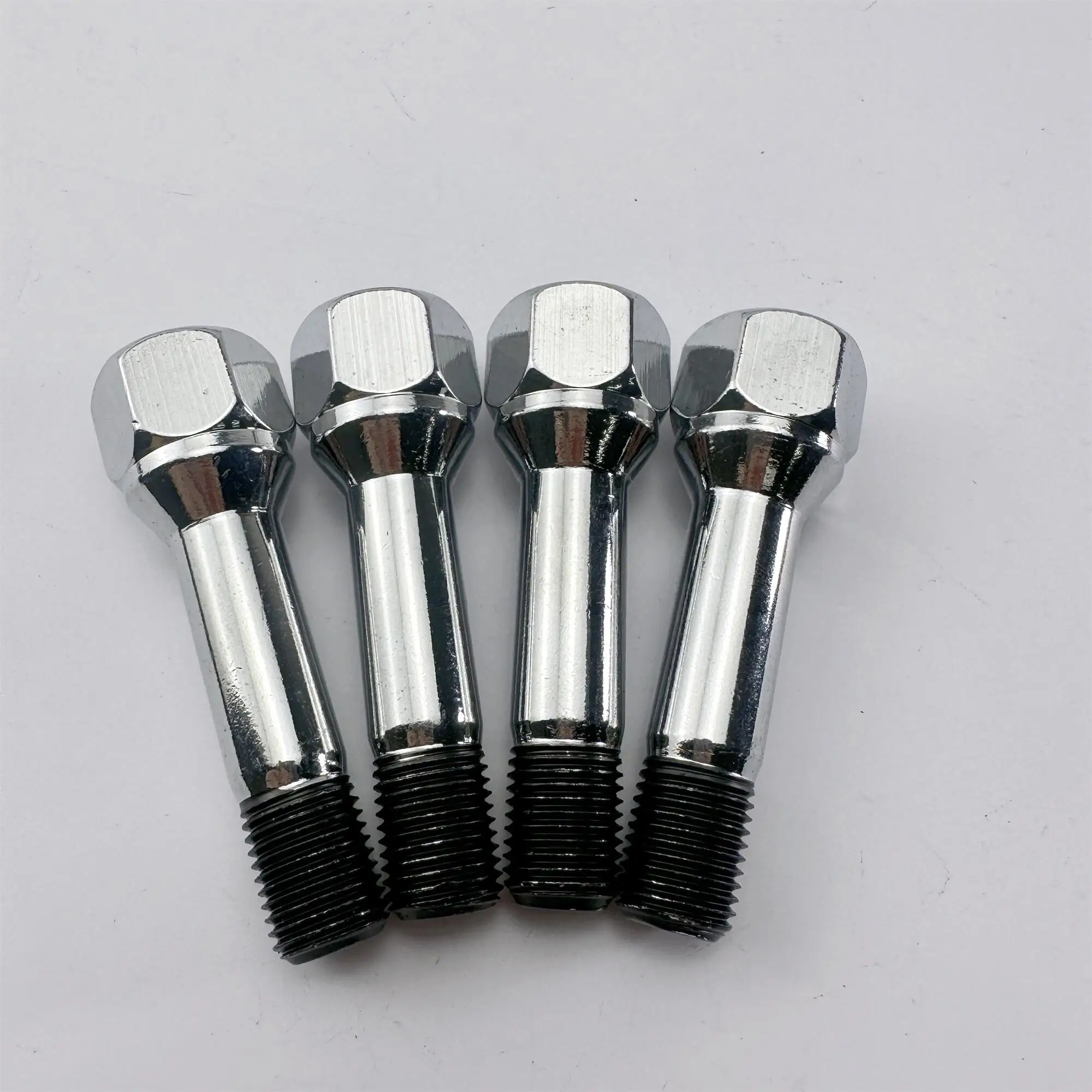 

247702 Комплект болтов-гвоздиков для колесных гаек и обода для Maserati Ferrari BOLT BOSS