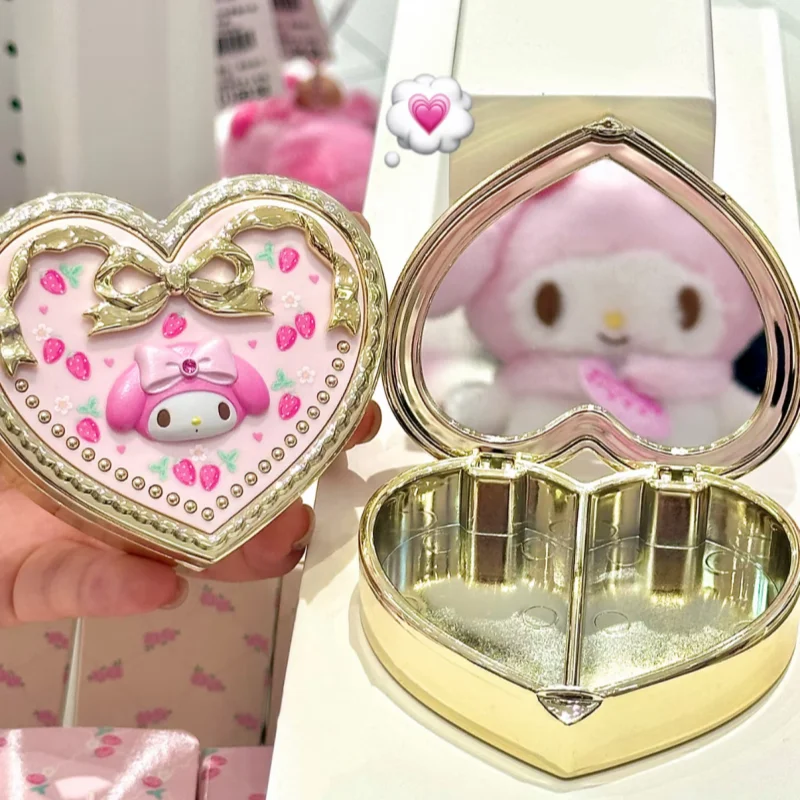 Фото Портативное компактное зеркало Sanrio: зеркало для макияжа с Китти, Мелоди, Куроми, Синамороллом, в форме сердца, аниме-плюшевые игрушки №1