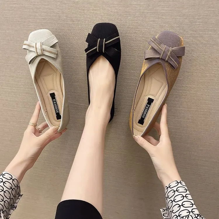 

2022 New Comfortable Fashion Ballet Shoes Square Toe Shoes Women Patent Leather Ballet Flat Shoes Casual Shoelace Bow