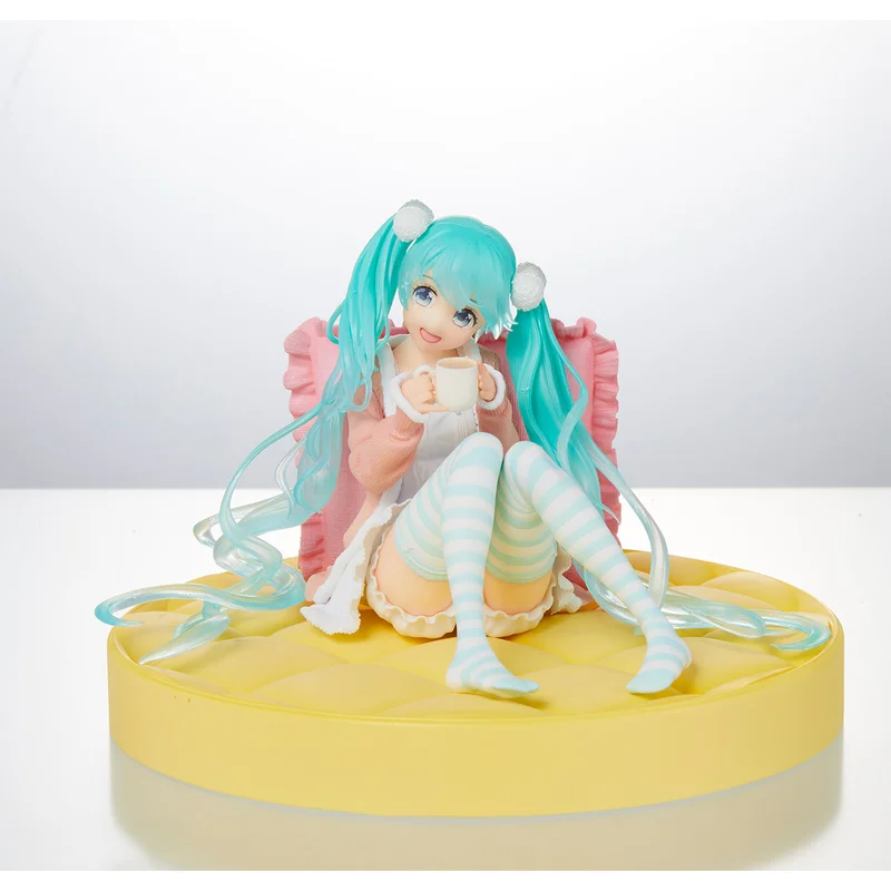 

12cm Original Taito Vocaloid Hatsune Miku Shifuku Figure Anime Action Pvc Figure Model Doll Toys Birthday Gift