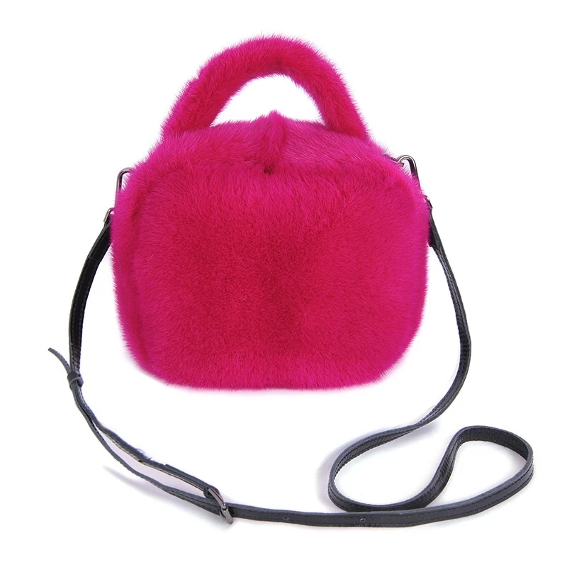 Рисунок 6 - Роскошная женская меховая сумка для отдыха