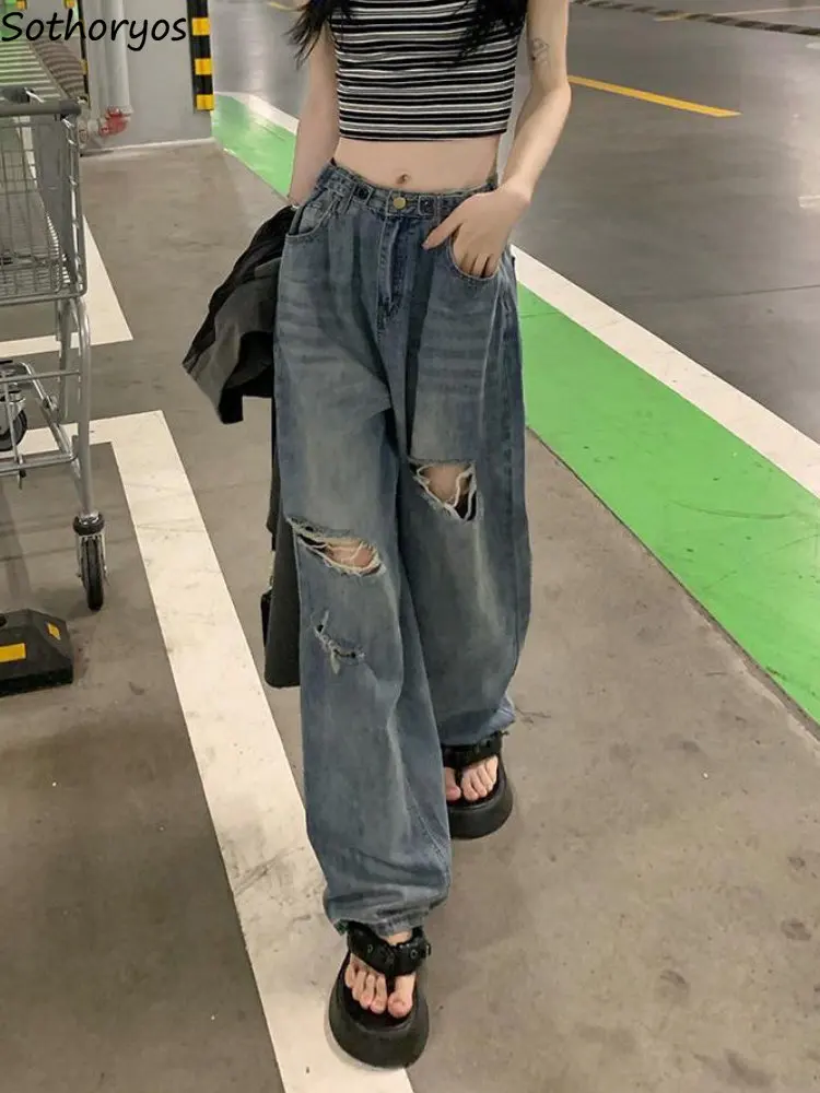 

Женские свободные джинсы с отверстиями, шикарные модные уличные джинсы в стиле преппи, весна 2023, популярные повседневные универсальные Y2k в ...