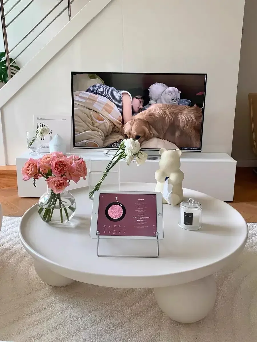 Круглый журнальный столик