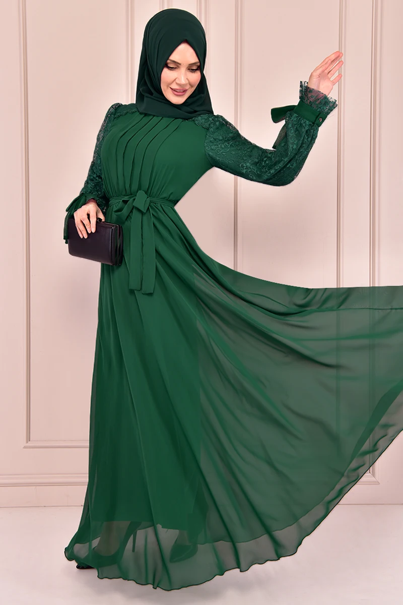 Шифоновое платье изумрудного цвета с кружевной отделкой и поясом, ev14846