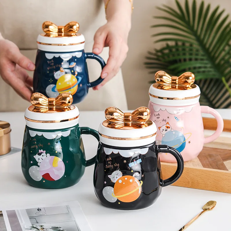 

Креативная кружка с золотым бантом, Пара керамических чашек с крышкой, оригинальные кружки, кофейные чашки, кружка для чая, Новогодние кружк...