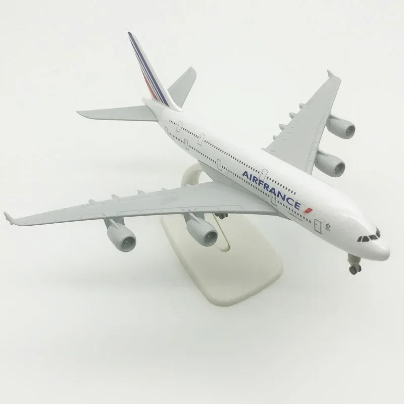 Рисунок 4 - Модель самолета из металлического сплава