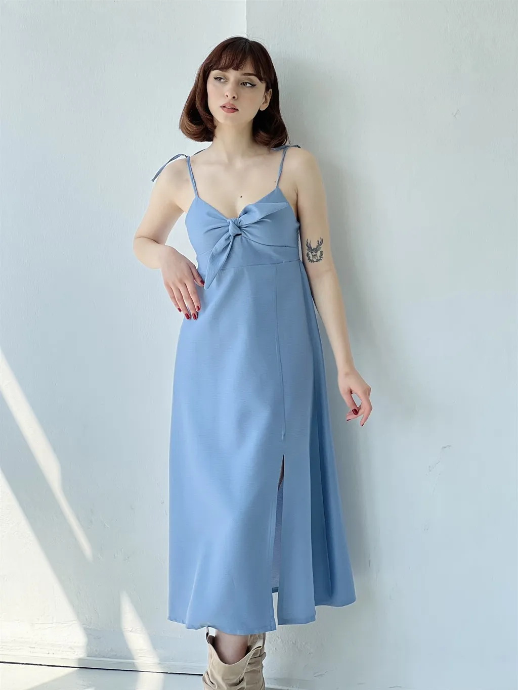 

Классическое Платье-миди желтого цвета