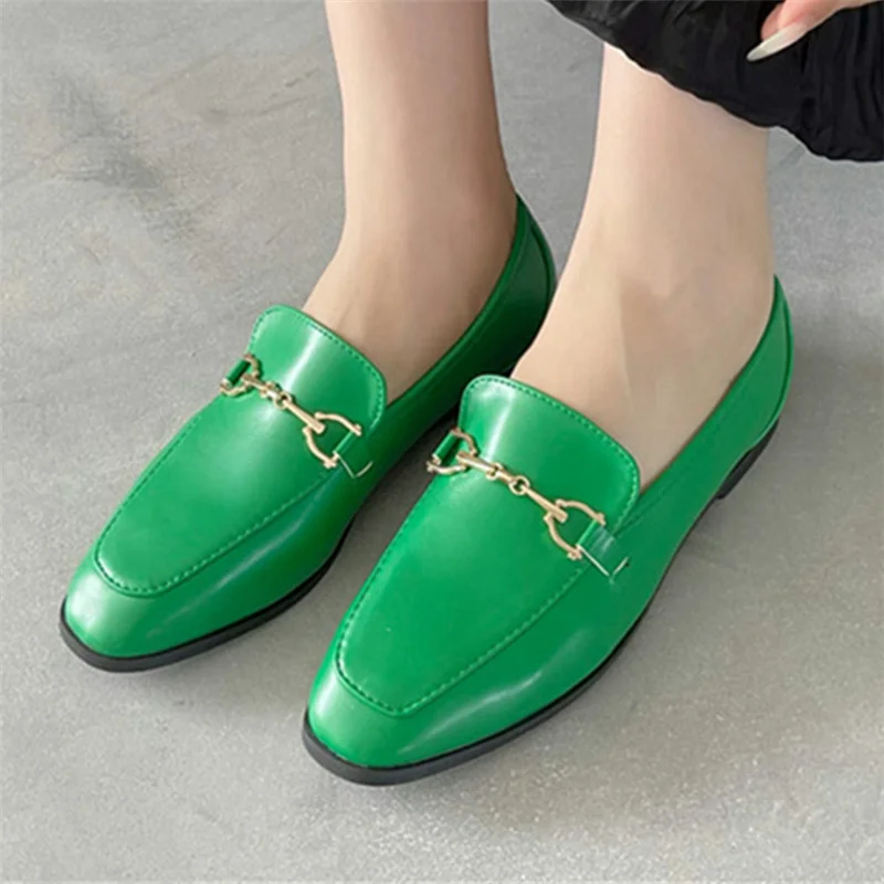 

2022 Spring Autumn Ladies Fashion Loafers Round Toe Metal Buckle Flat Shoes Solid Color Casual British Style Women Leather Shoes