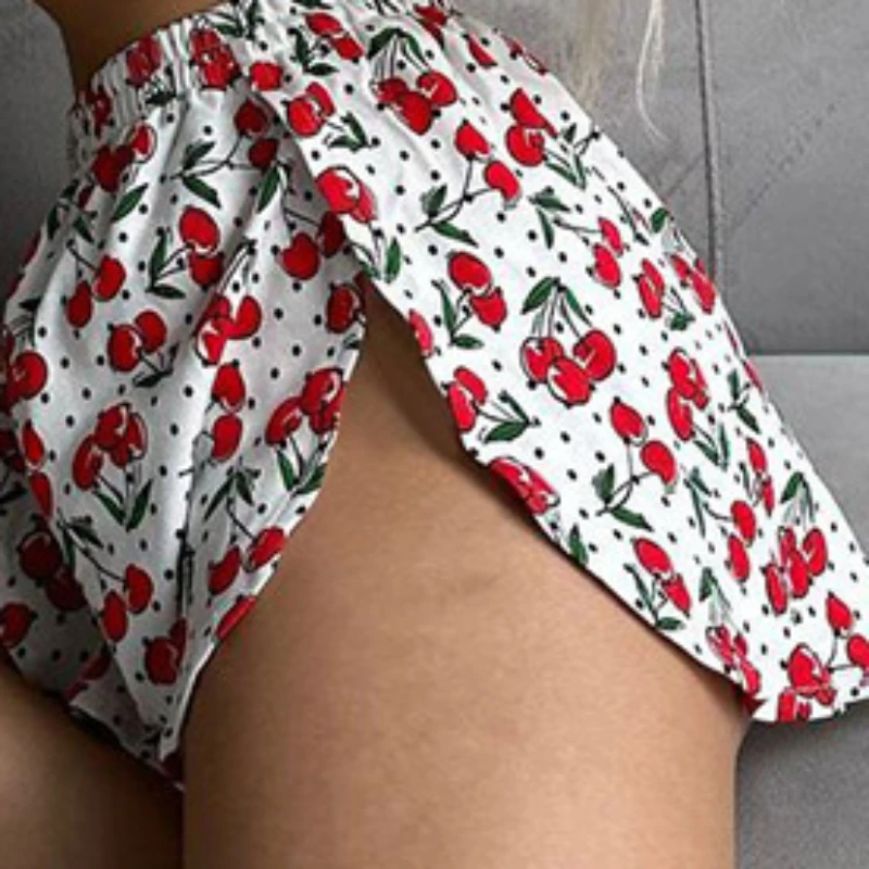 Летняя пижама с принтом вишни 2024 комплект из 2 предметов жилет на бретельках