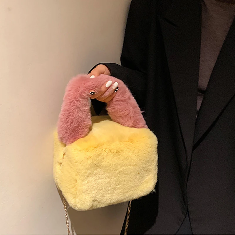 

Fashion Square Plush Women Handbags Designer Chains Shoulder Bags Luxury Faux Fur Crossbody Bag Small Fluffy Tote Purses 2022