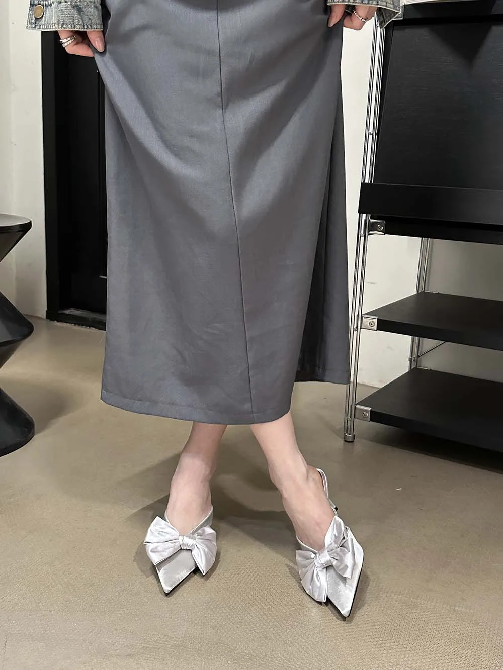 Женские шлепанцы с острым носком летние уличные мюли на тонком высоком каблуке