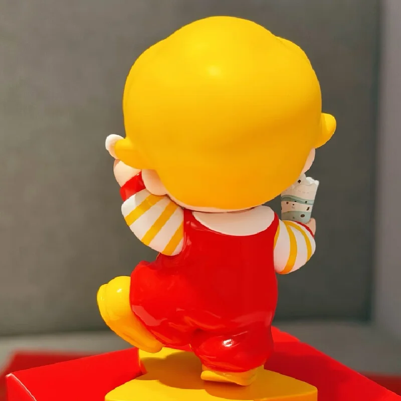 Фото Коллекционная фигурка POPMART X McDonald's Mccafe Dimoo в тематике McFlurry, настольное украшение, сувенир для коллекционеров мультфильмов №4