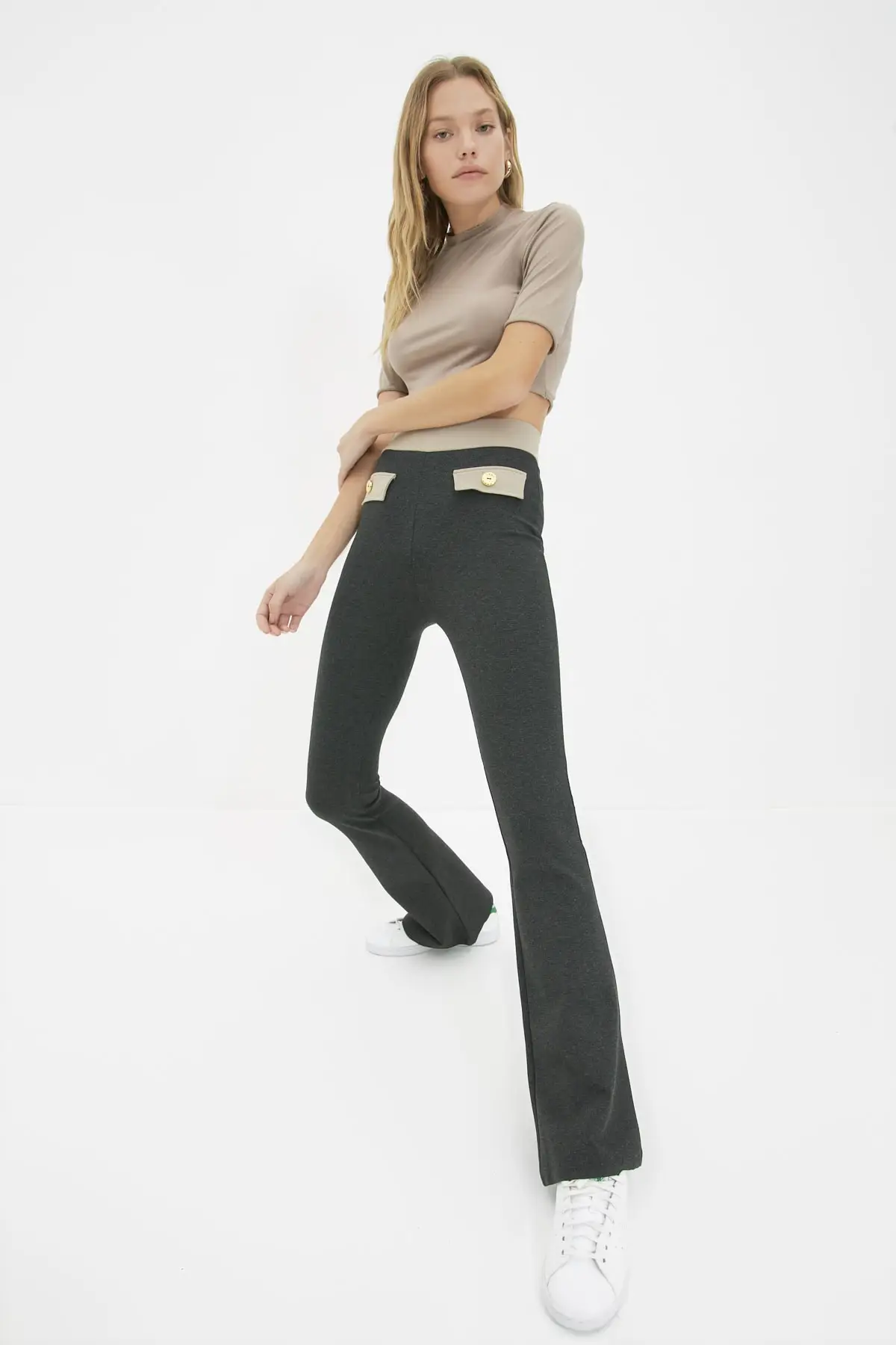 

Trendyol Pocket Detail Flare Örme Pants TWOAW22PL0626