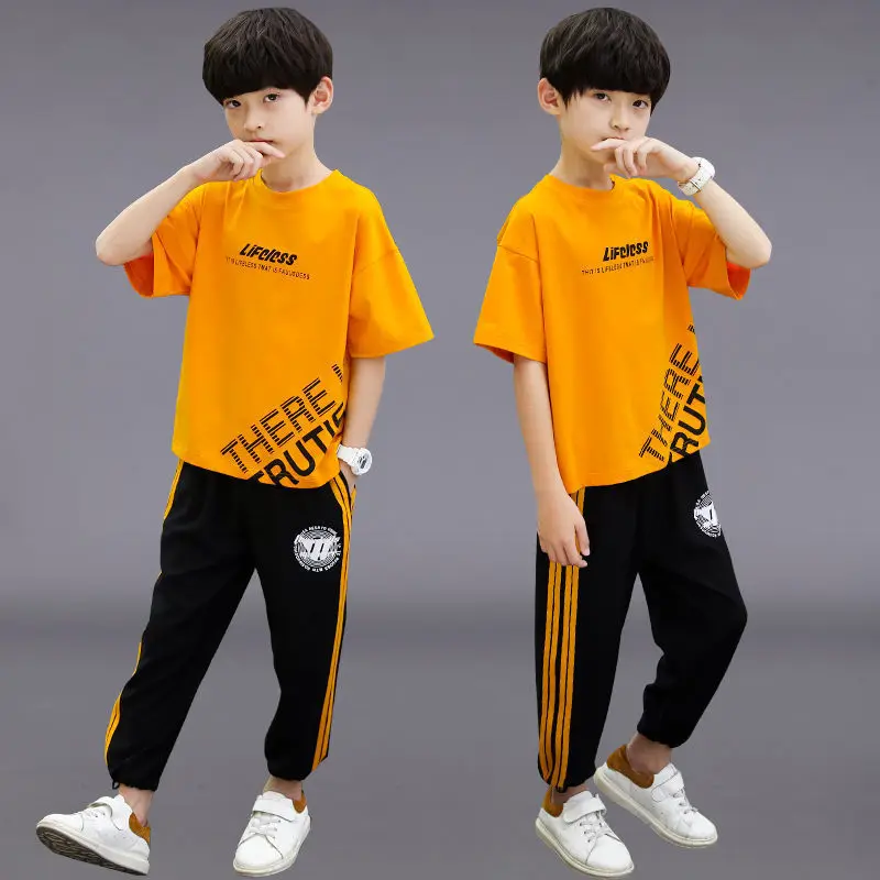 

Middle and large children 10 boys summer suits 2022 new 12 children summer short-sleeved sports 13 boys 11 trousers 15