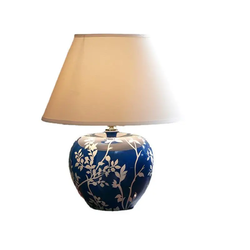

Настольная лампа в современном винтажном стиле, искусство, освещение для декоративных синих керамических настольных ламп, креативный домашний декор для гостиной, спальни, прикроватного столика