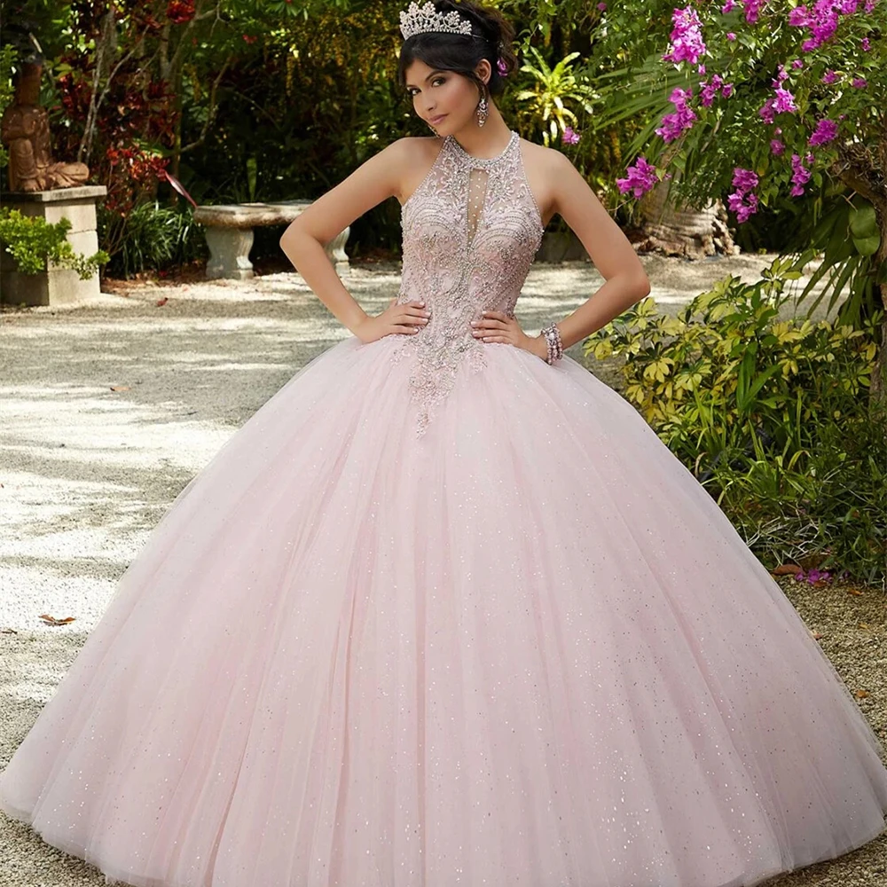 Light Pink Ball Gown Quinceanera Dresses 2022 Sweet 16 Party Halter Lace Beaded Sequins Backless Princess Vestidos De 15 Años