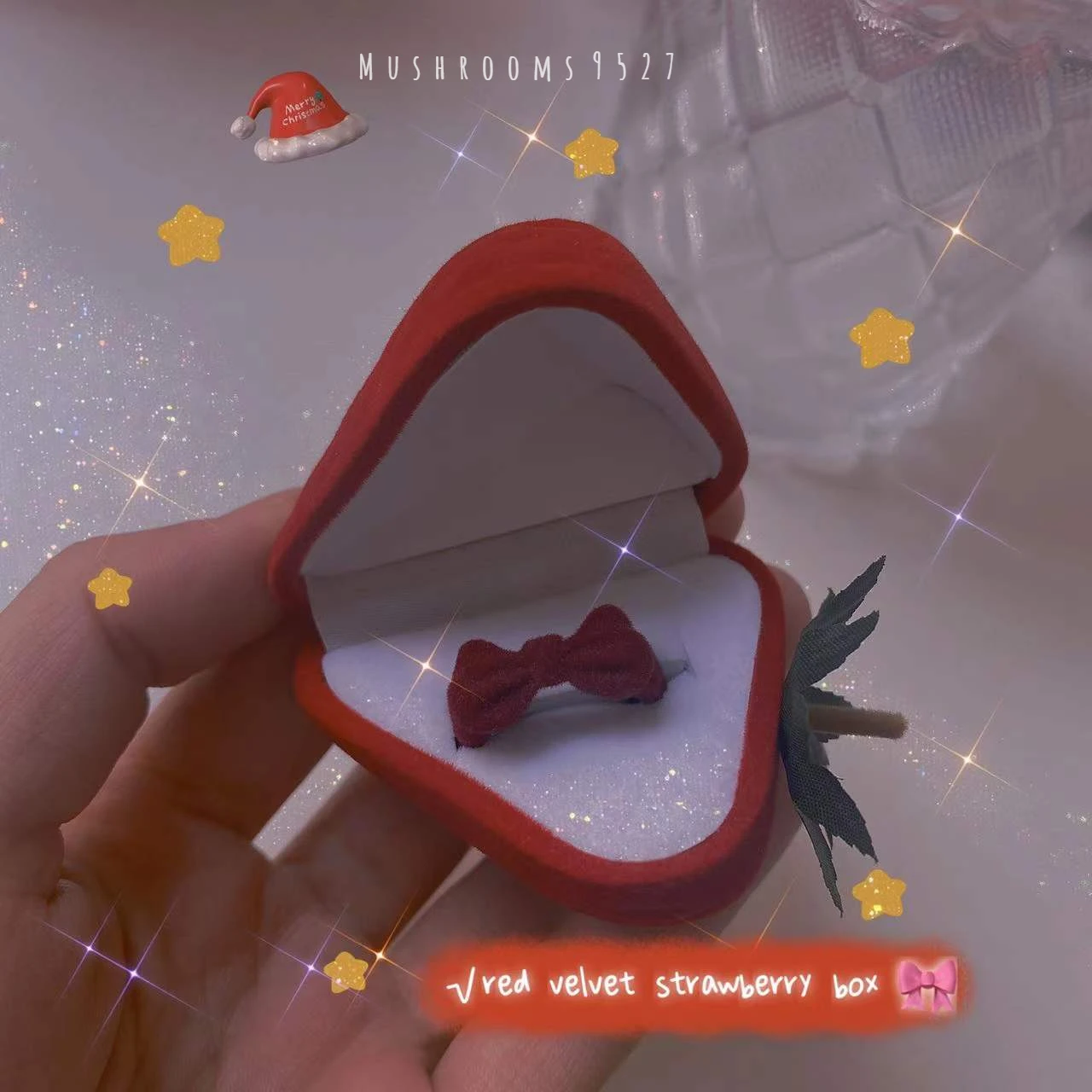 

Mushrooms 9527 Cute Romantic French Red Velvet Berry Strawberry Flip Ring Box Jewelry Box Proposal Ring Box Gift