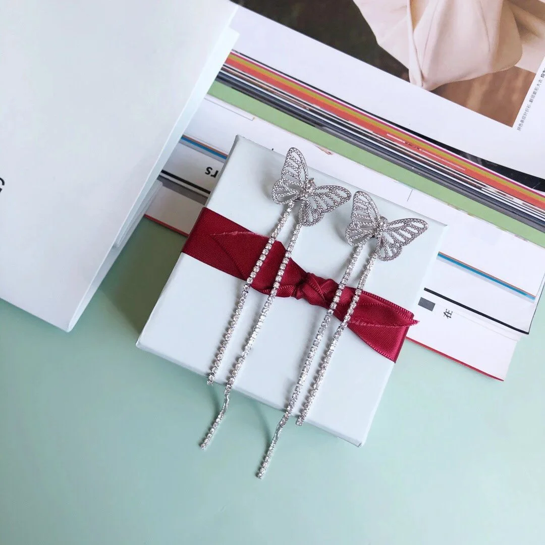 

Женские съемные серьги-гвоздики с бабочкой