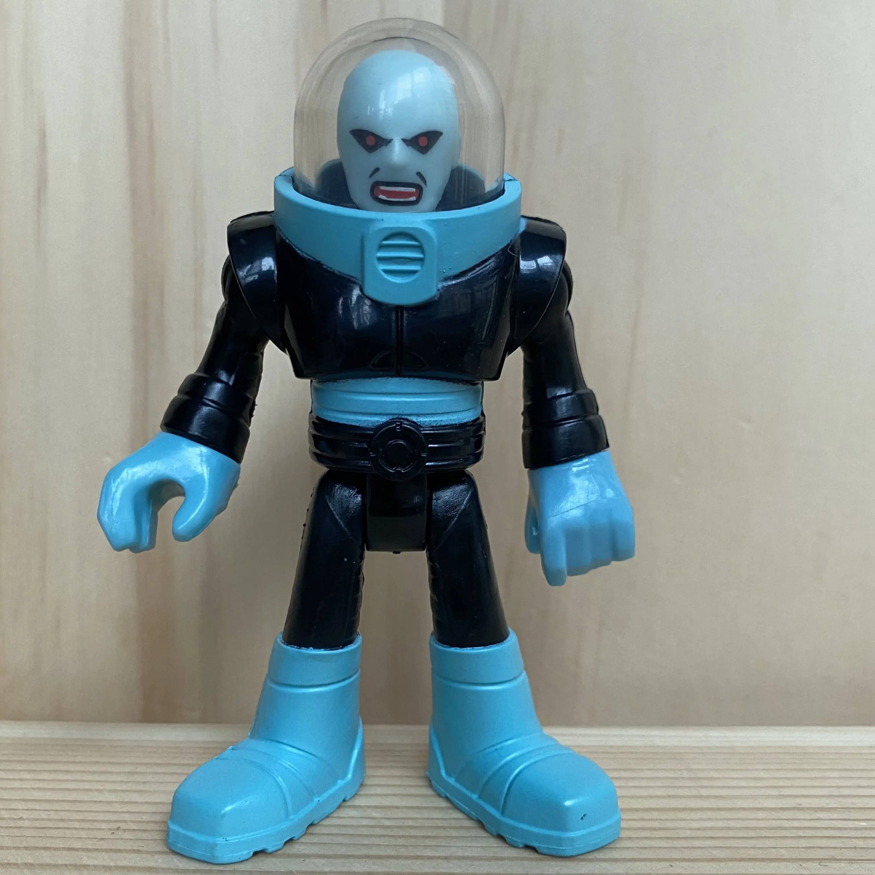 

2.8 INCH Fisher-Price Imaginext DC Super Friends Mr Freeze With Helmet Action figure TOY