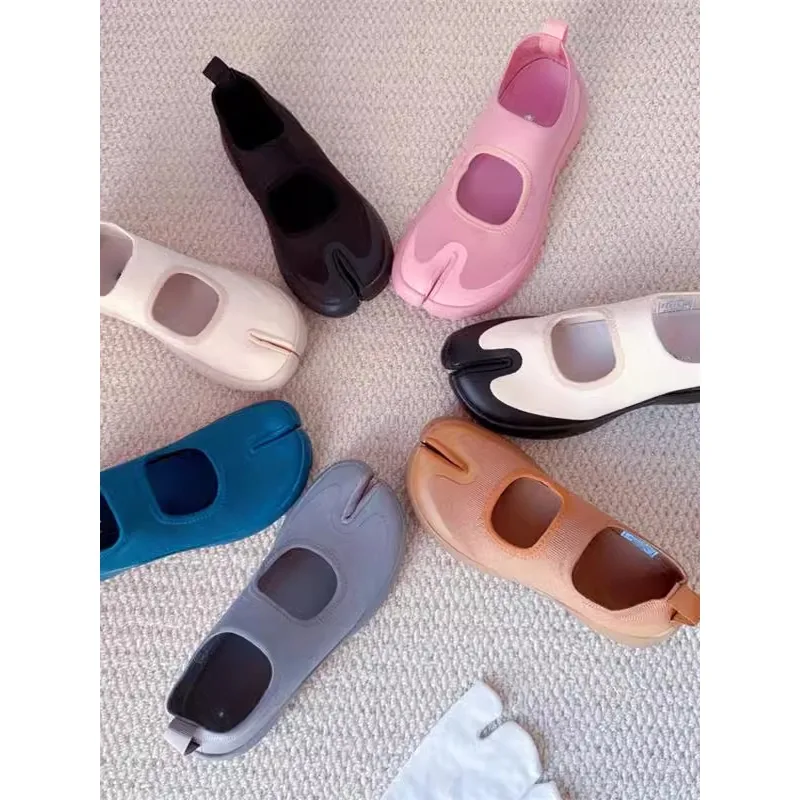 Розовые черные коричневые серые синие туфли таби с разделенным носком весна/лето