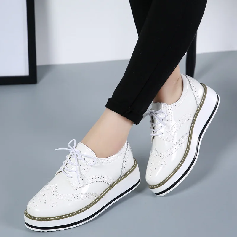 

Genuine Leather Shoes Women Wedge Oxfords Lace Up Hollow Bullock Shoes Fashion British Vintage Platform Brogue Shoes for Woman