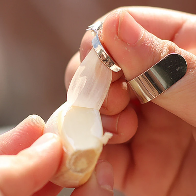 

Многофункциональный инструмент для чистки имбиря и чеснока из нержавеющей стали