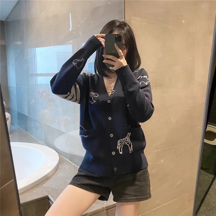 

Женский шерстяной свитер в полоску, кардиган с вышивкой на рукавах, с животными, для осени и зимы