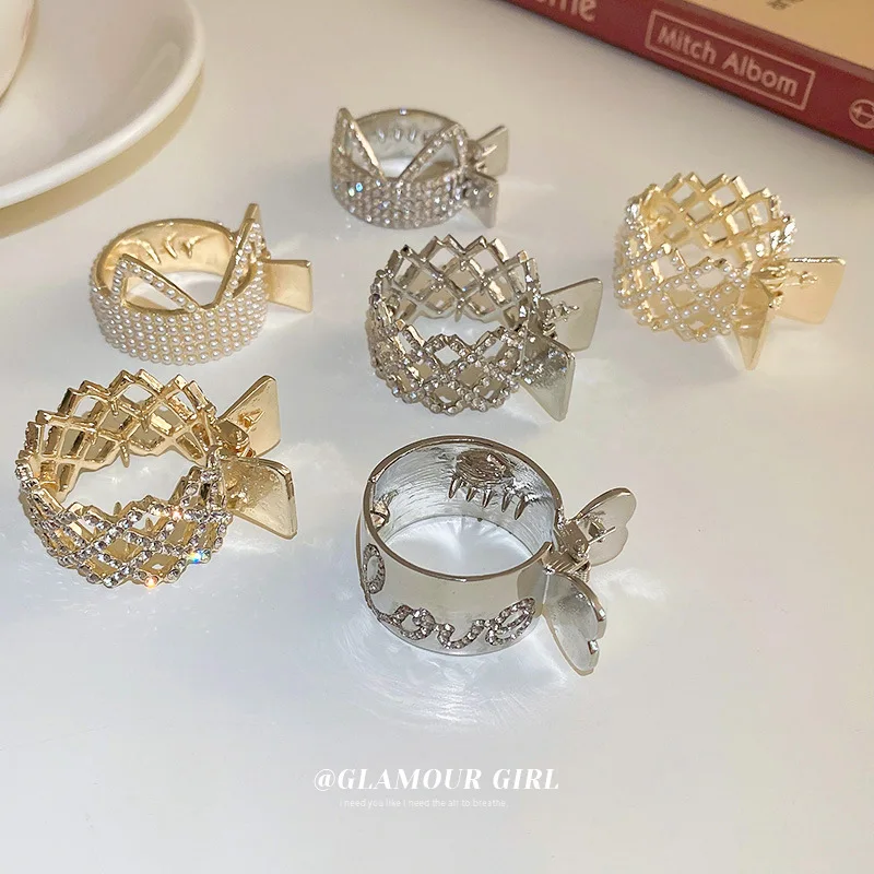 

Korean Pearl Grid Rhinestone Metal Hair Clip Female Diamond Small Hairpin High Ponytail Holder simple Cold Wind Hair Claws