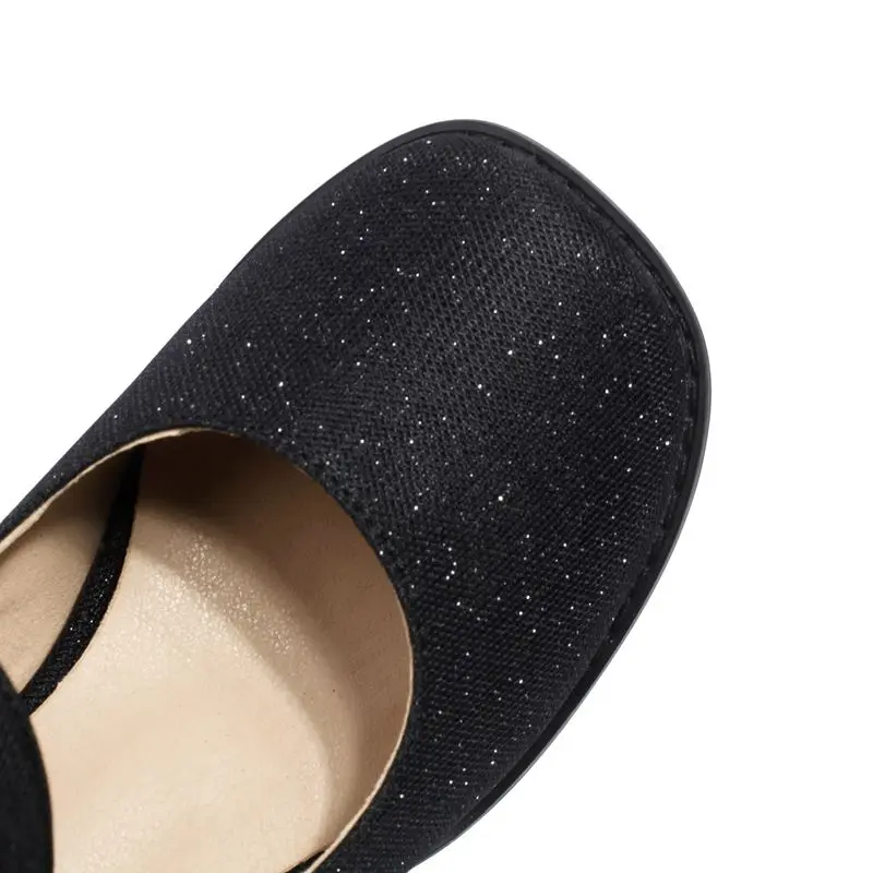 Женские туфли на квадратном каблуке 6 см с ремешком и пряжкой