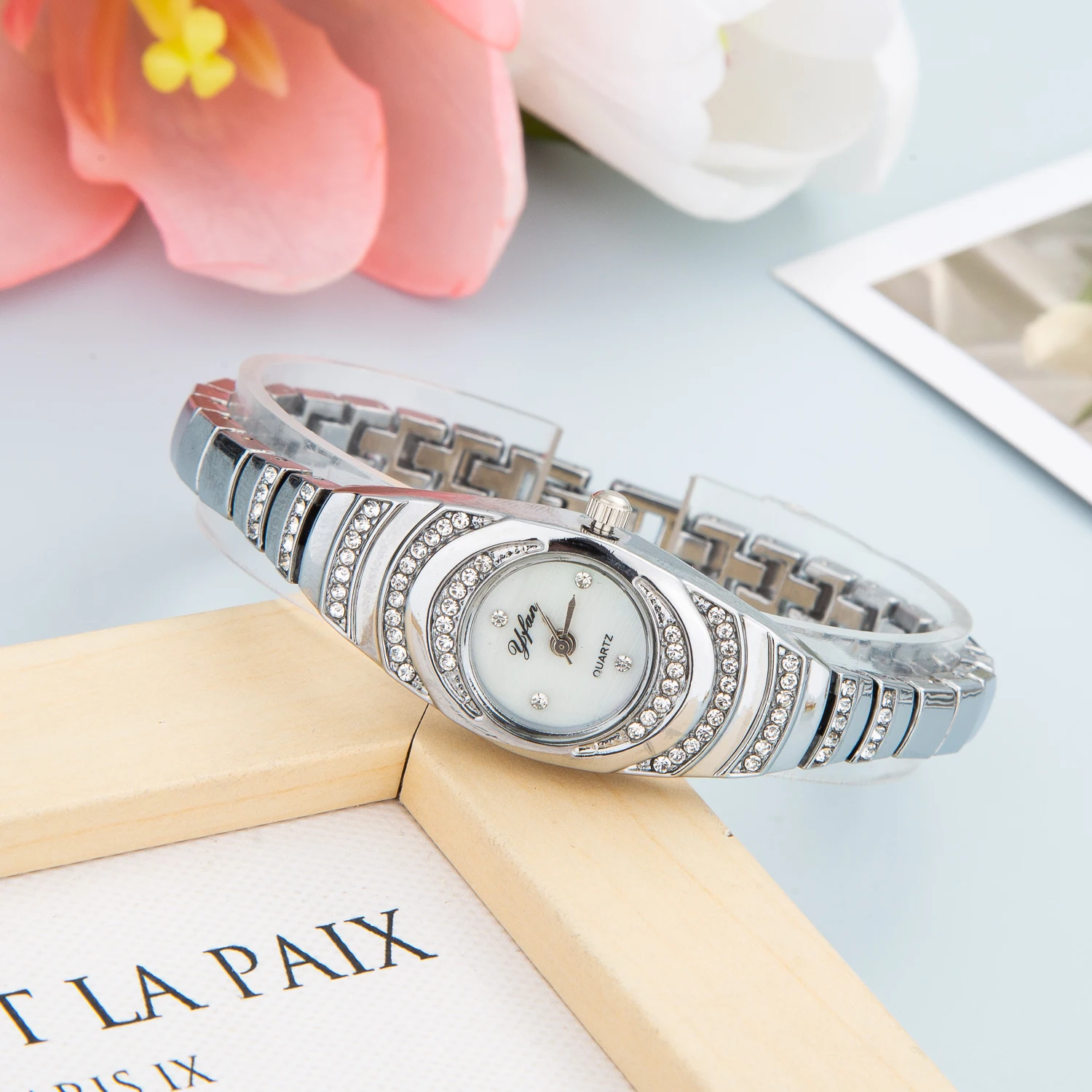 2023 New Luxury Watch for Women Crystal Diamond Bracelet  Watches Dresses for Womens Fashion Quartz Wristwatches Free Shiping