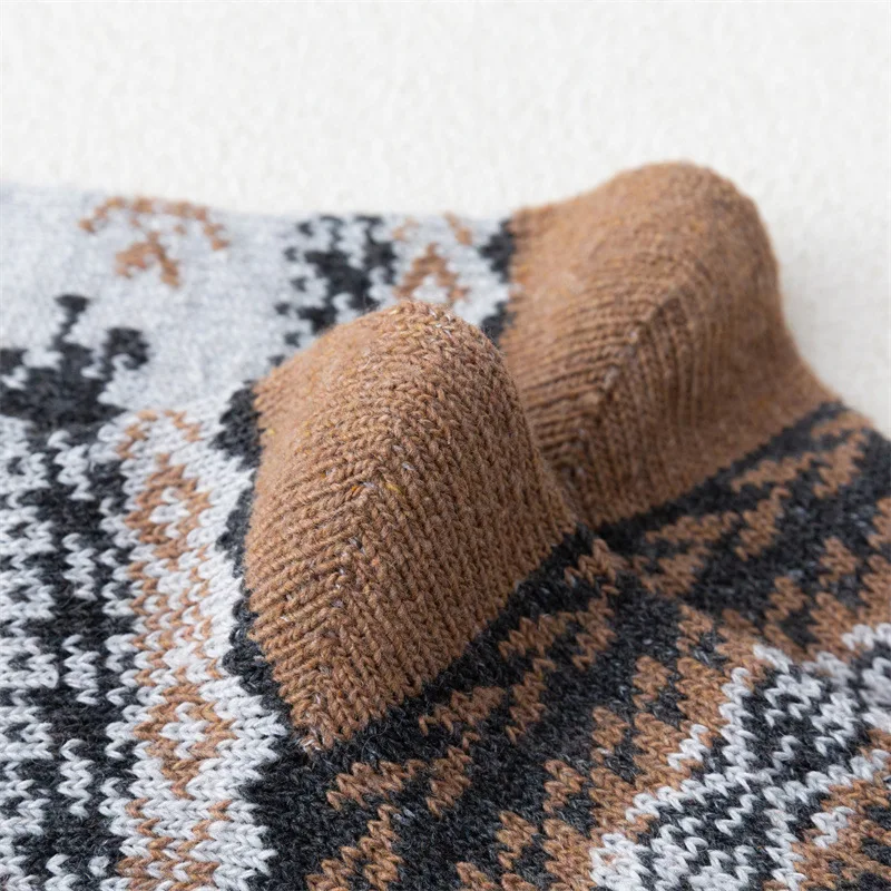 2021 Winter and Autumn New Styles Women Wool Socks Christmas Deerlet Warmer Cashmere Thermal Thicken Ethnic Style Women Socks