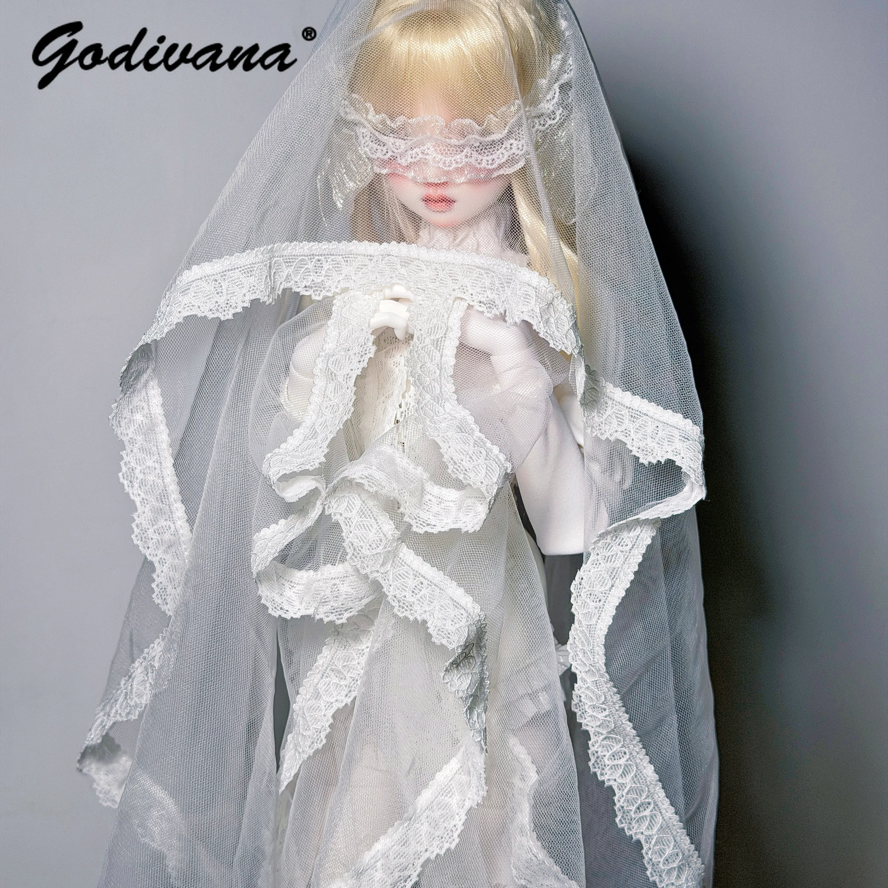 Фото Готический костюм монахини для куклы BJD 1/4: белый кружевной вуаль и комбинезон с пышными рукавами, рюшами и тюлевыми чулками-нарукавниками. №3