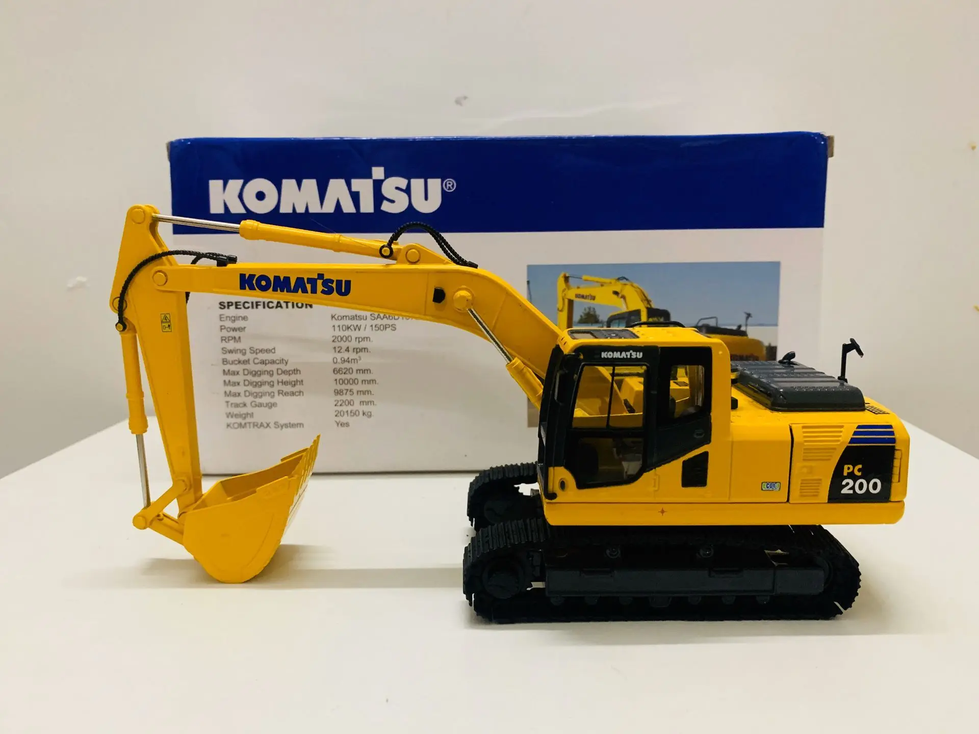 

Komatsu PC200-8MO Hydraulic Excavator 1/43 Scale Metal Model DieCast Model New in Original Box