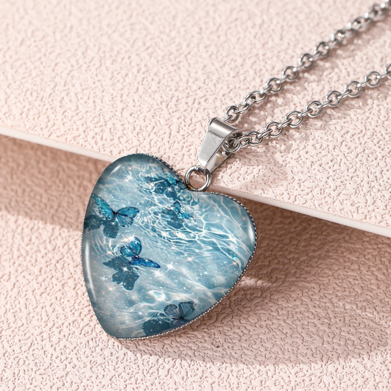 2024 волнистая искусственная бабочка печатное ожерелье стеклянные подвески с