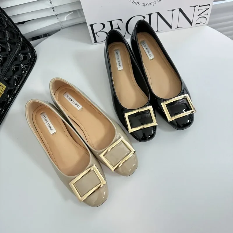 Женская обувь на плоской подошве лакированная кожа туфли с квадратной пряжкой