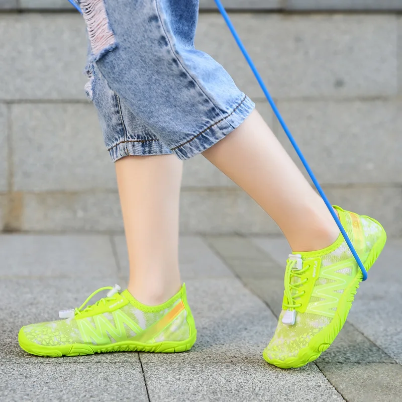 

Kids Barefoot Water Shoes Boys Rock Climbing Jump Rope Hiking Sneakers Girls Diving swimming Quick Drying Anti-scratch Slippers