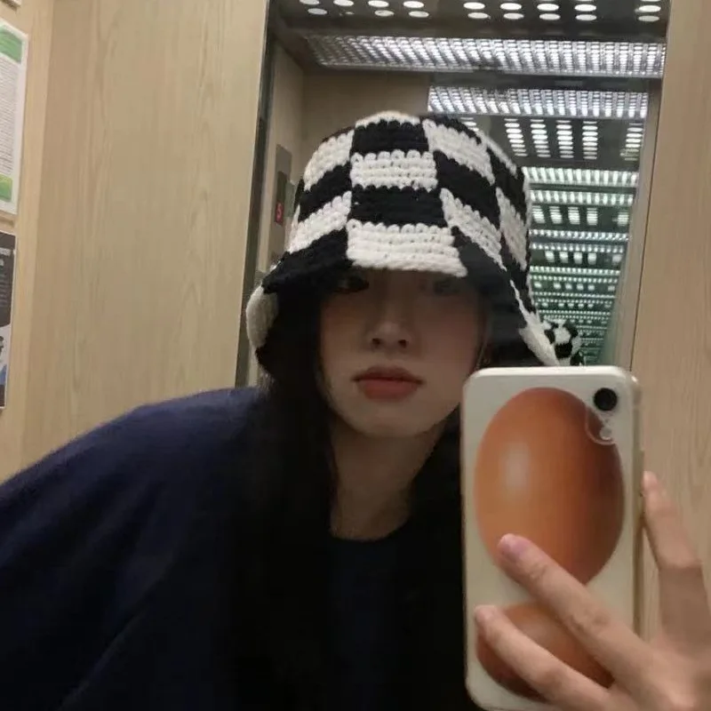 

Новая нишевая шапка в японском стиле ins для женщин осенне-зимняя шерстяная вязаная шапка для рыбаков Шахматная шапка мужская Закрытая шапка...