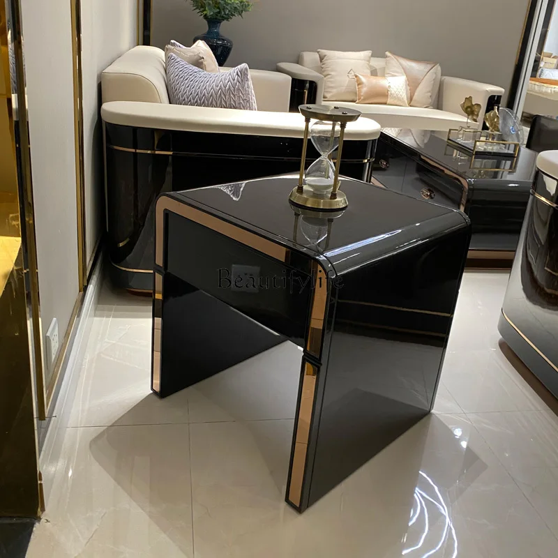 Итальянский уголок из массива дерева несколько углов светлый роскошный