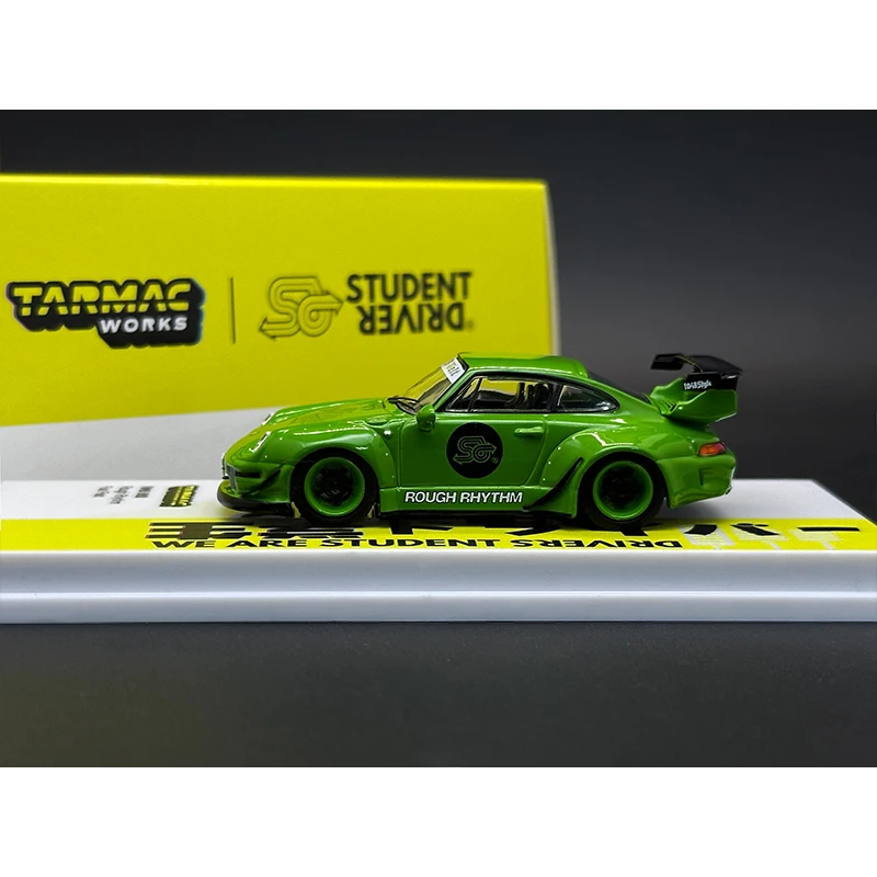 TW в наличии 1:64 RWB 993 школьная модель автомобиля с подлитым под давлением